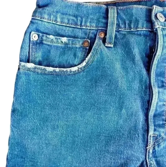 Levi 501 Cut-Off Shorts - Picture 4 of 8